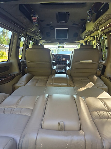 Chevrolet Express 6 of 7