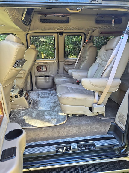 Chevrolet Express 3 of 7