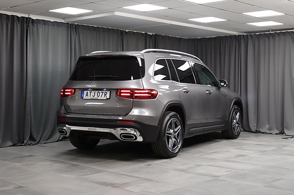 Mercedes-Benz GLB220 d 2 of 26