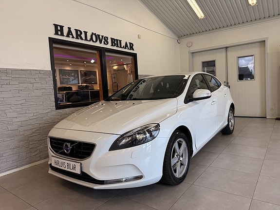 Volvo V40 11 of 15