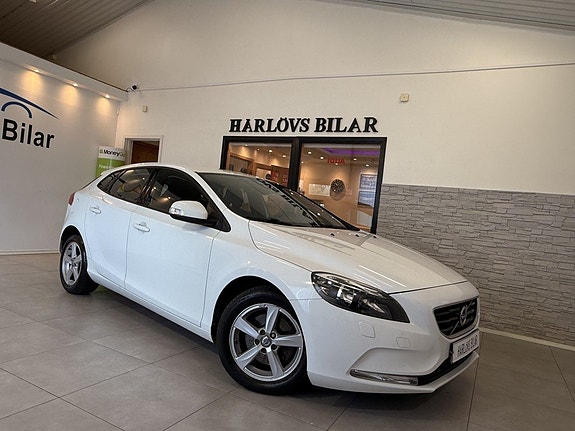 Volvo V40 8 of 15