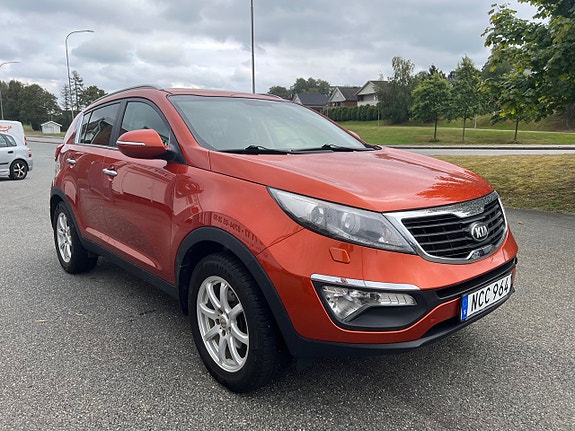 Kia Sportage 2 of 6