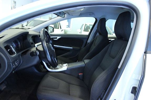 Volvo V60 7 of 9