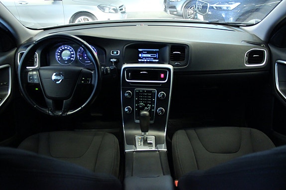 Volvo V60 8 of 9