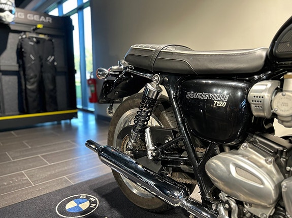 Triumph Bonneville T120 / Vindruta & Pakethållare medföljer 9 of 18