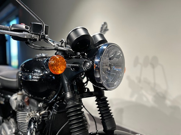 Triumph Bonneville T120 / Vindruta & Pakethållare medföljer 10 of 18