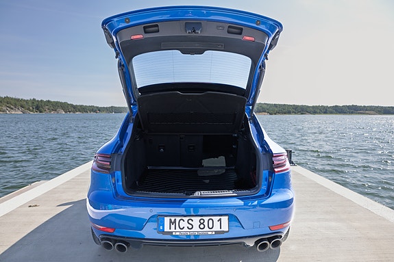 Porsche Macan S 6 of 18