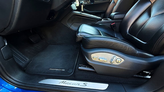 Porsche Macan S 11 of 18