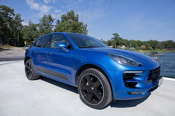 Porsche Macan S 3 of 18