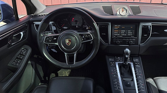 Porsche Macan S 8 of 18