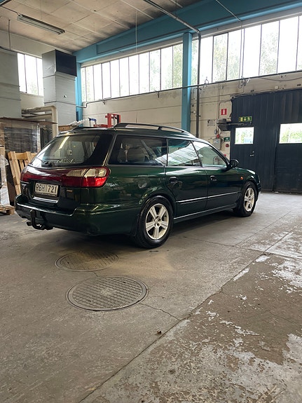 Subaru Legacy 2 of 13