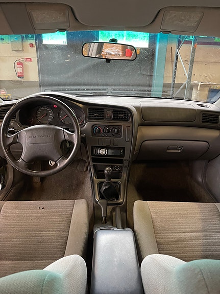 Subaru Legacy 8 of 13