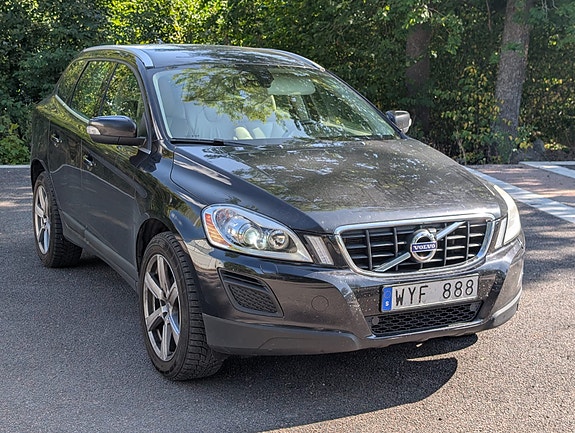 Volvo XC60 8 of 13