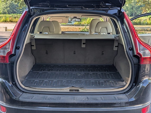 Volvo XC60 10 of 13