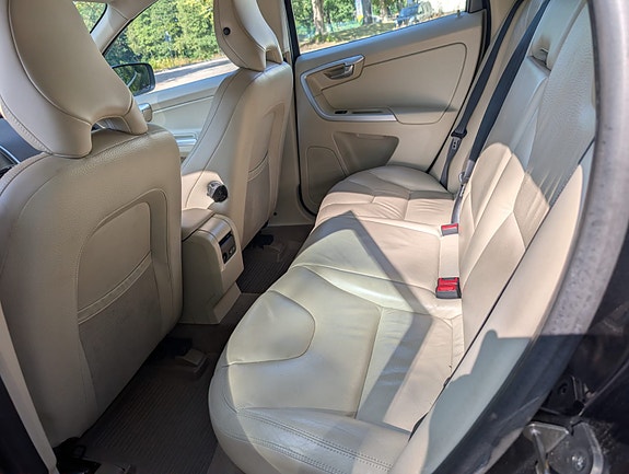 Volvo XC60 13 of 13