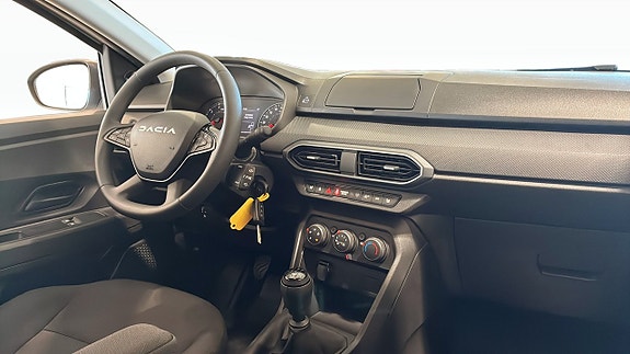 Dacia Sandero 18 of 23