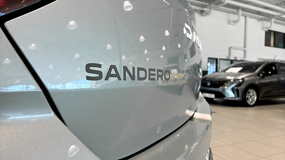 Dacia Sandero 16 of 23