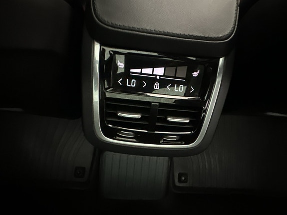 Volvo XC90 23 of 30