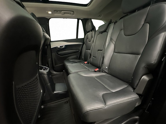 Volvo XC90 26 of 30