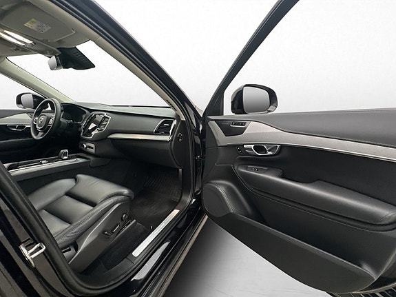 Volvo XC90 24 of 30