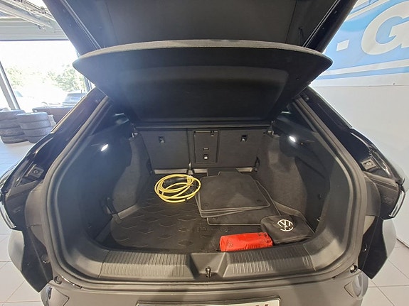 Volkswagen ID.4 8 of 16