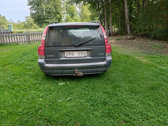 Volvo V70 3 of 6