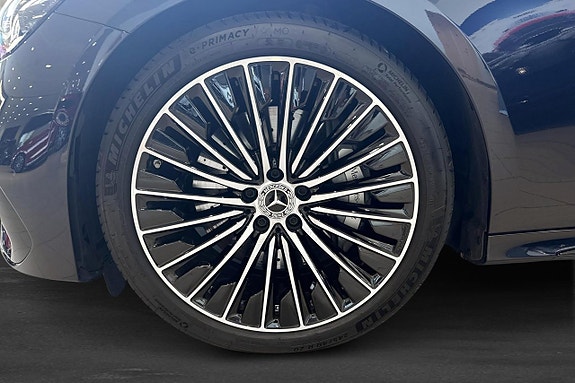 Mercedes-Benz E300 de 5 of 19