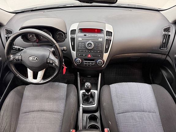 Kia Ceed 2 of 27
