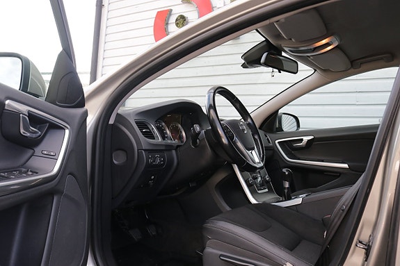 Volvo V60 4 of 14
