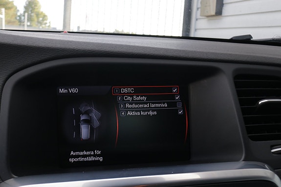 Volvo V60 8 of 14