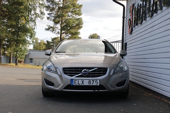 Volvo V60 3 of 14