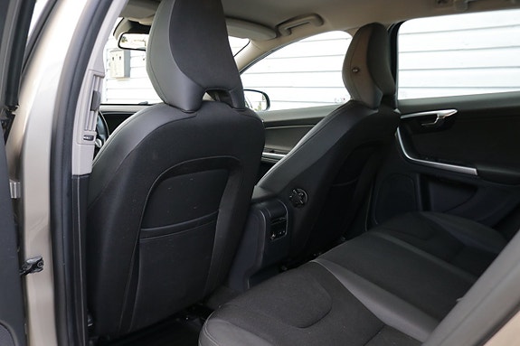 Volvo V60 12 of 14
