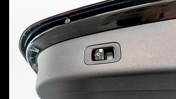 Mercedes-Benz GLC300 de 22 of 26