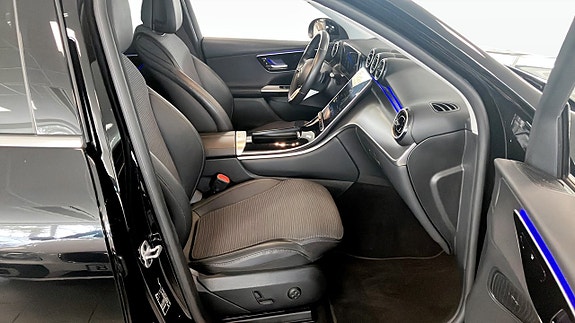 Mercedes-Benz GLC300 de 3 of 26