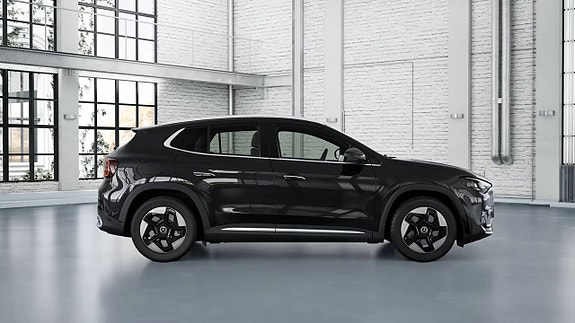 Mercedes-Benz GLA250+ 3 of 9