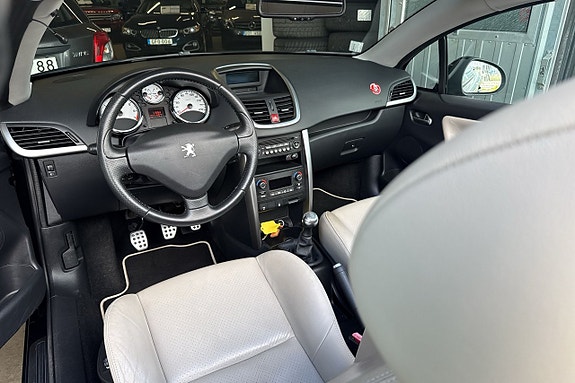 Peugeot 207 CC 16 of 21