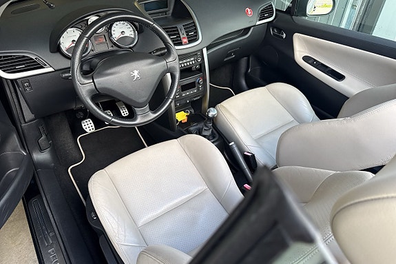 Peugeot 207 CC 12 of 21