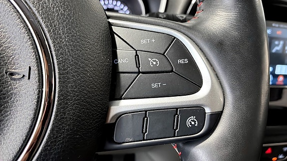 Jeep Compass 19 of 23