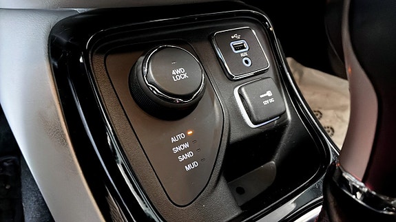 Jeep Compass 16 of 23