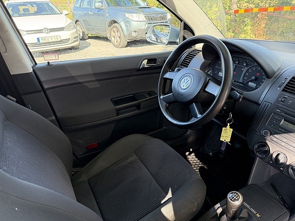 Volkswagen Polo 15 of 19