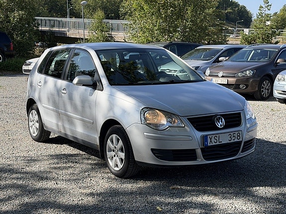Volkswagen Polo 2 of 19
