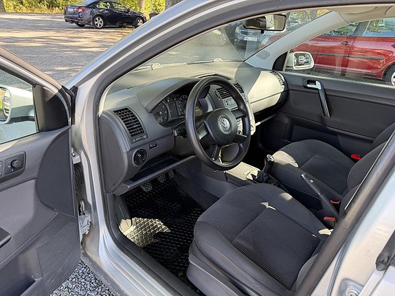 Volkswagen Polo 11 of 19