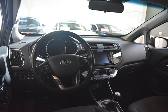 Kia Rio 8 of 14