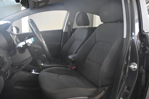 Kia Rio 7 of 14