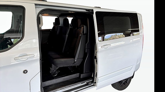 Ford Transit Custom 21 of 21