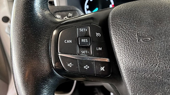 Ford Transit Custom 18 of 21