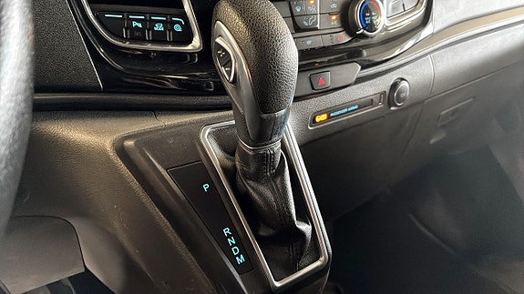 Ford Transit Custom 16 of 21