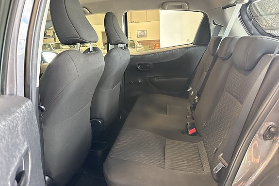 Toyota Yaris 16 of 20