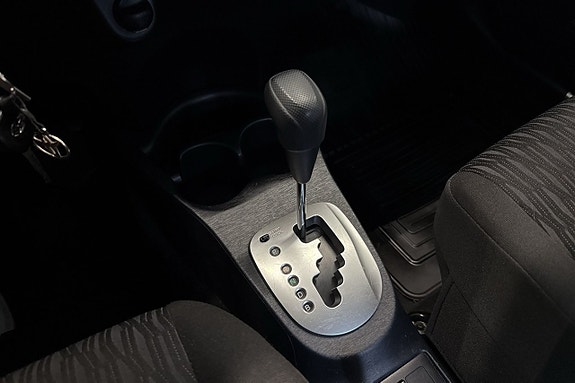 Toyota Yaris 13 of 20