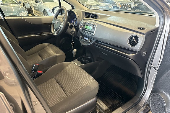 Toyota Yaris 18 of 20